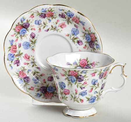 Mayfair Footed Cup & Saucer Set