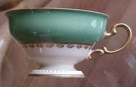 7611 Footed Cup