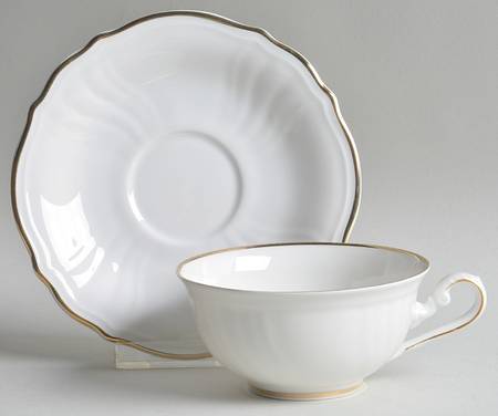 Parzival Gold Flat Cup & Saucer Set