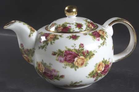 Old Country Roses Classic Teapot & Lid