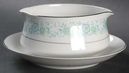 Princess Gravy Boat with Attached Underplate