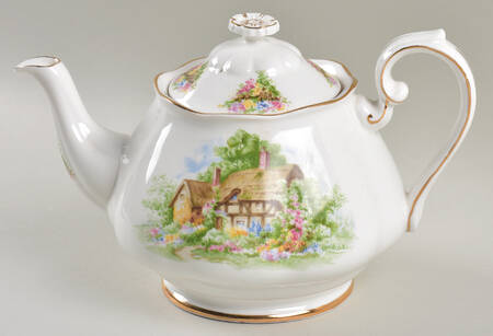 Wayside Teapot & Lid