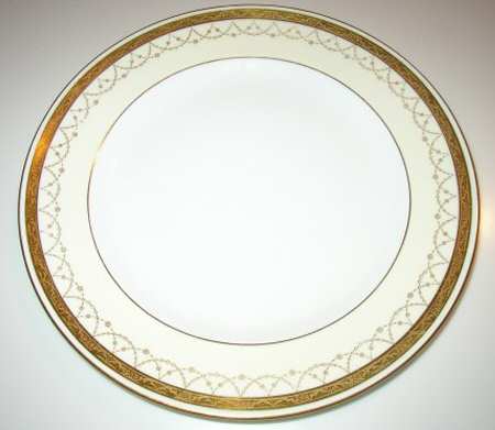 E7957 by Royal Doulton