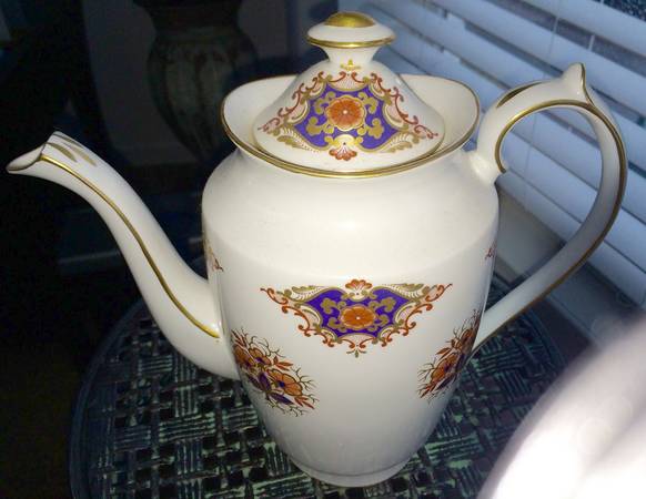Somerset Coffee Pot & Lid