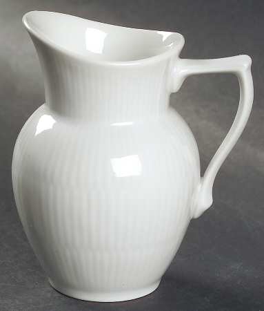 White Plain Creamer