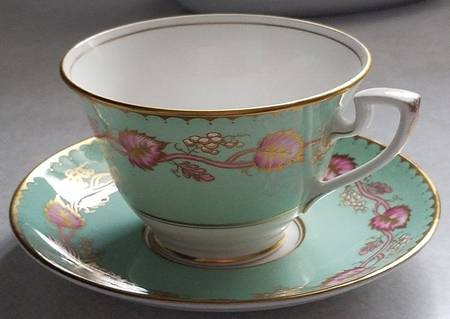 Z2171 Footed Cup & Saucer Set