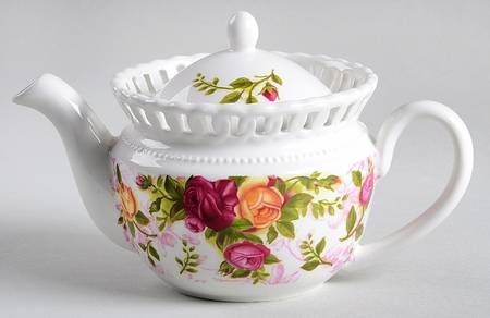 Old Country Roses Pierced (Giftware) Miniature Teapot & Lid