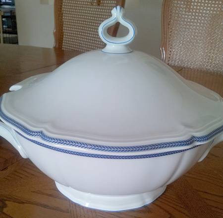 R1148 Tureen &  Lid