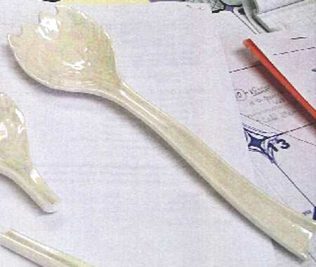 Lustreware Cream Salad Serving Fork, Solid Piece