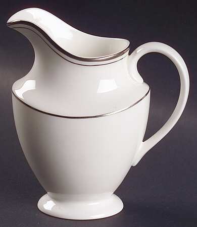 Concord Platinum (Classic Shape) Creamer