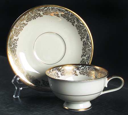 3161 Footed Cup & Saucer Set