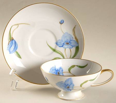 R1423 Footed Cup & Saucer Set