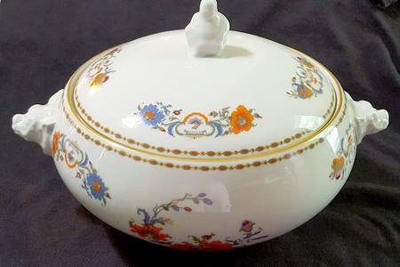 Vieux Chine (Empire, White) Round Covered Vegetable