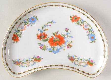 Vieux Chine (Empire, White) Crescent Salad Plate