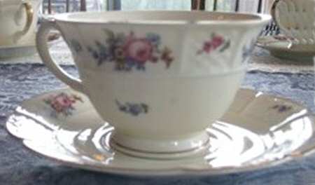 R1153 Footed Cup & Saucer Set
