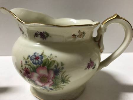 R1153 Creamer