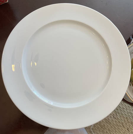 Epoque White Service Plate (Charger)