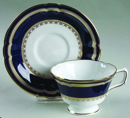 Ashbourne Footed Cup & Saucer Set