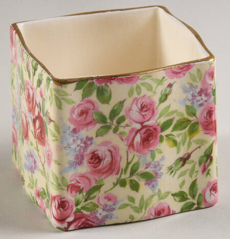June Roses (Gold Trim) Jam/Jelly No Lid