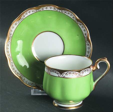 640 Footed Cup & Saucer Set