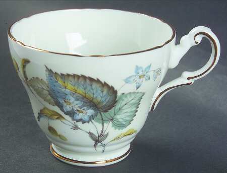 RE21 Footed Cup