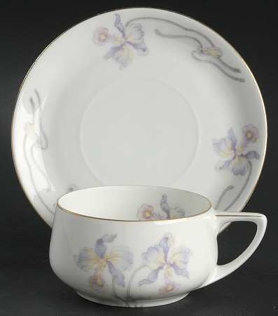 R1163 Flat Cup & Saucer Set