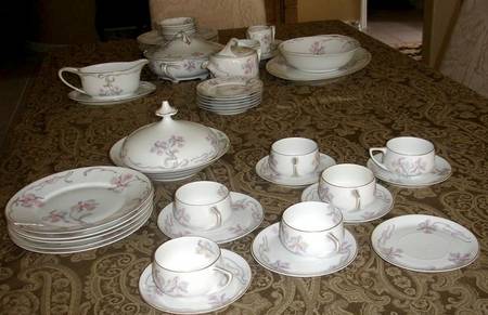 R1163 Gravy Boat with Attached Underplate