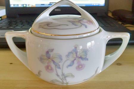 R1163 Sugar Bowl & Lid