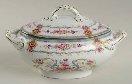 H9120 (Smooth) Sauce Boat & Lid