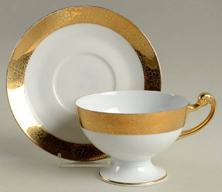 RBA16 Footed Cup & Saucer Set