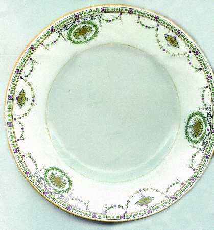 H526 by Royal Doulton