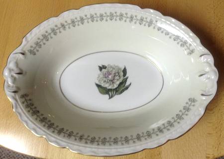 RMD1 9" Oval Vegetable Bowl