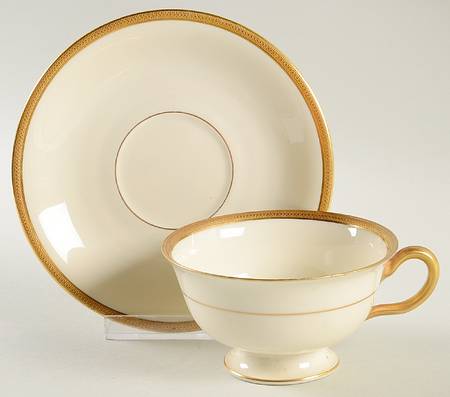 Fairfax Footed Cup & Saucer Set