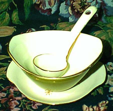 Star Glow (Gold Trim) Gravy Boat & Underplate