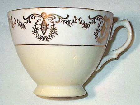 7353 Footed Cup