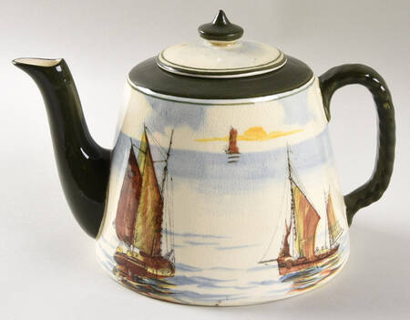 Ships A Teapot & Lid