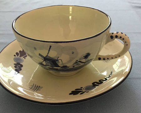 Delfts Blauw Flat Cup & Saucer Set