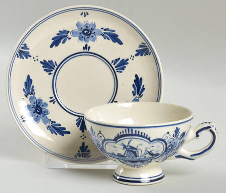 Delfts Blauw Footed Demitasse Cup & Saucer Set
