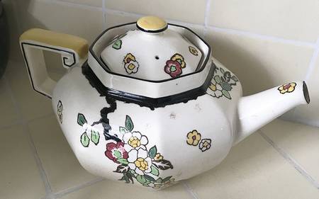 Woburn Black (White Flowers) Teapot & Lid