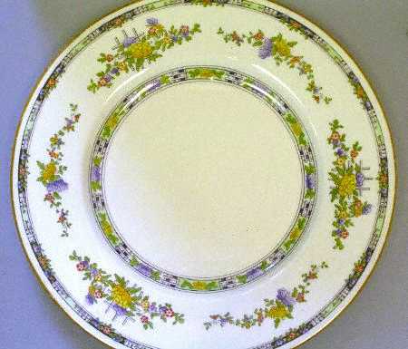 H2472 by Royal Doulton