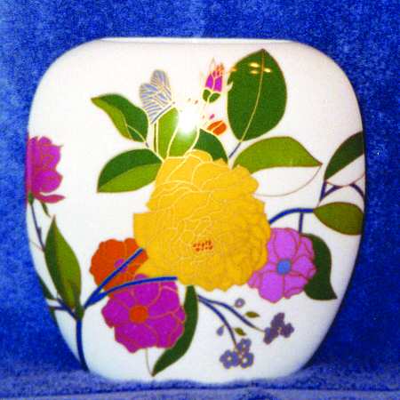 American Beauty Rose 8" Oval Vase