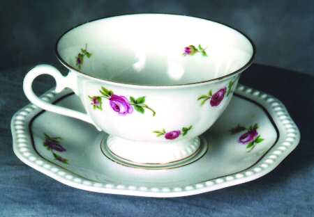 R1484 Footed Cup & Saucer Set