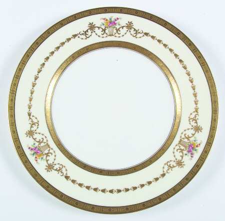 V4737 Dinner Plate