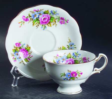 799 Footed Cup & Saucer Set