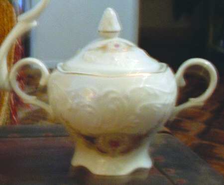 RKT22 Sugar Bowl & Lid