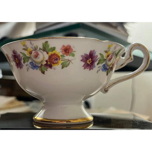 1832 Footed Cup & Saucer Set