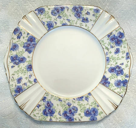 9768 Square Handled Cake Plate