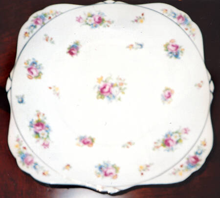 6688 Square Handled Cake Plate