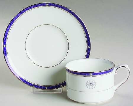 Fanfare Flat Cup & Saucer Set