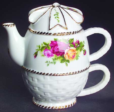 Old Country Roses Individual Teapot & Lid with Cup by Royal Albert